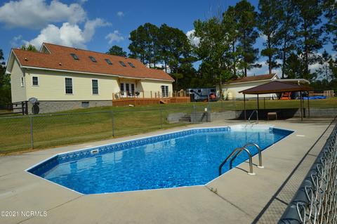 712 Youngs Rd, Vass, NC 28394 photo 9