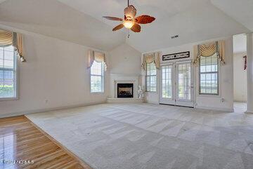 860 Highlands Dr, Hampstead, NC 28443 photo 6