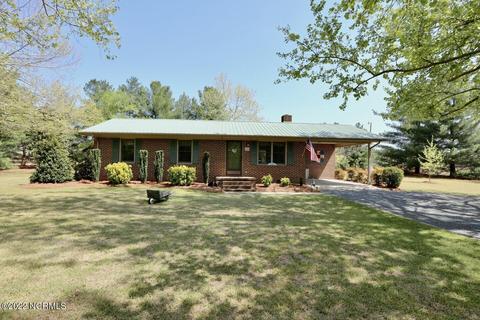 835 Sand Pit Rd, Aberdeen, NC 28315 photo 1