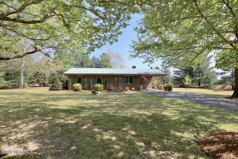 835 Sand Pit Rd, Aberdeen, NC 28315 photo 2