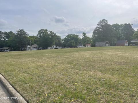 1190 W Thomas St, Rocky Mount, NC 27804