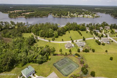 123 Sunshine Dr, Arapahoe, NC 28510