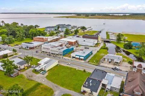 209 E Main St, Belhaven, NC 27810