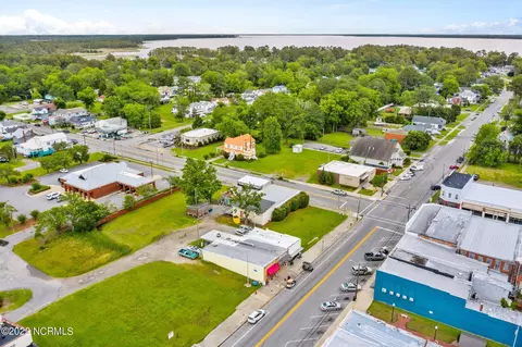 209 E Main St, Belhaven, NC 27810 photo 3