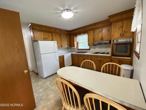 306 Winnifred St, Faison, NC 28341 photo 3