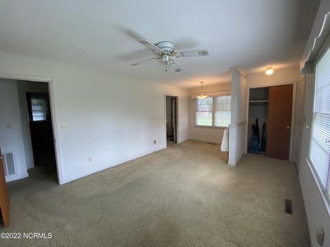 306 Winnifred St, Faison, NC 28341 photo 2
