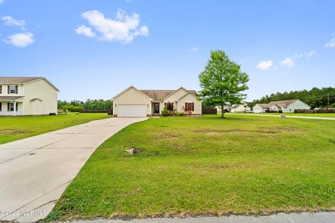200 Traci Ct, Hubert, NC 28539 photo 1