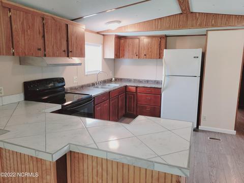 403 Prince Dr, Hubert, NC 28539 photo 5