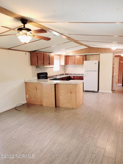 403 Prince Dr, Hubert, NC 28539 photo 3