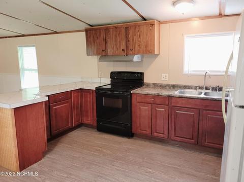 403 Prince Dr, Hubert, NC 28539 photo 4
