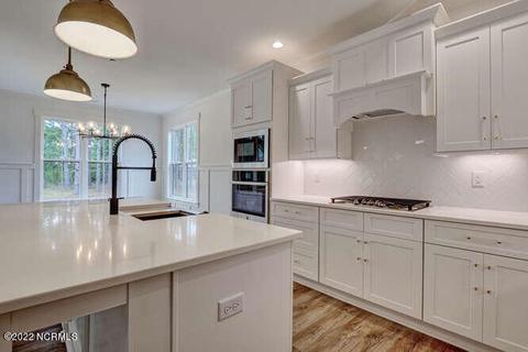 232 Hampton Ct, Hampstead, NC 28443 photo 8