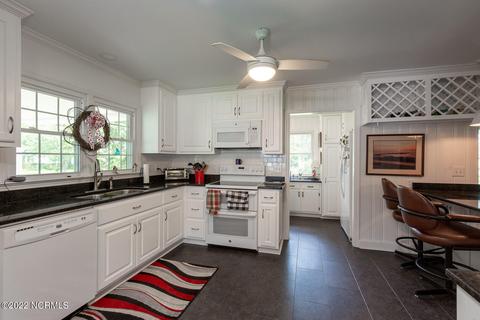 416 E Powell St, Clinton, NC 28328 photo 12