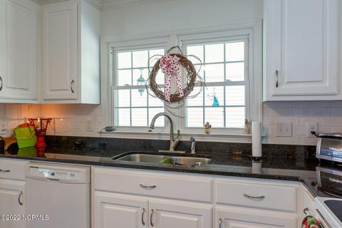 416 E Powell St, Clinton, NC 28328 photo 15