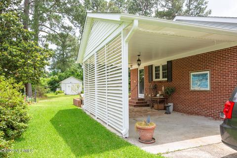 416 E Powell St, Clinton, NC 28328 photo 4