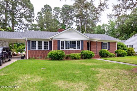 416 E Powell St, Clinton, NC 28328 photo 1