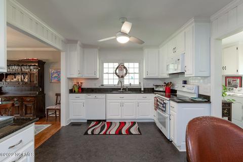 416 E Powell St, Clinton, NC 28328 photo 13