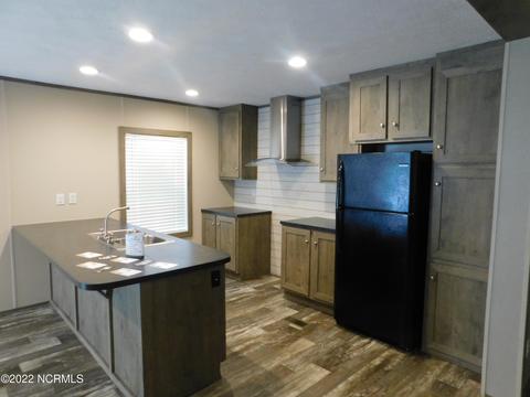 162 Mcarthur St, Hamlet, NC 28345 photo 2