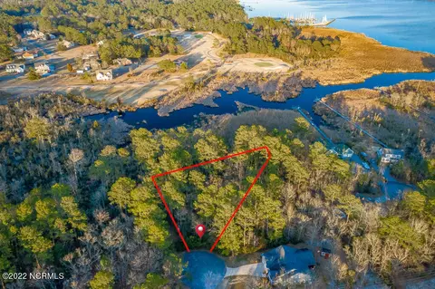 904 Atlas Ct, New Bern, NC 28560