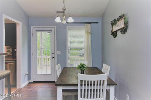 203 E Peyton Pl, Maple Hill, NC 28454 photo 7