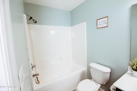 203 E Peyton Pl, Maple Hill, NC 28454 photo 20