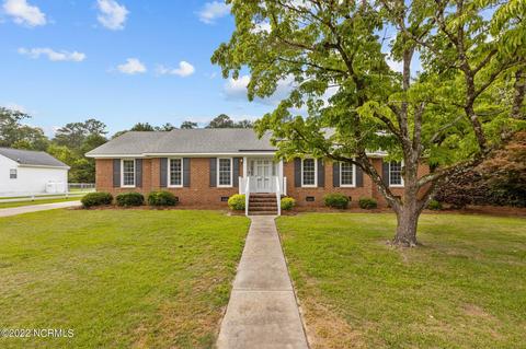 2210 Rustic Cir, Kinston, NC 28504 photo 2