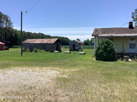 4983 Sharp Point Rd, Fountain, NC 27829 photo 2