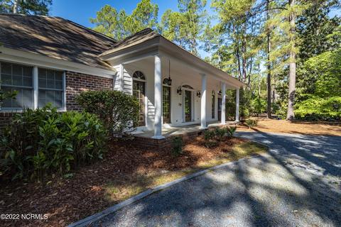 17 Pinewild Dr, Pinehurst, NC 28374 photo 2