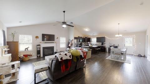 409 Isabel Ct, Hubert, NC 28539 photo 3