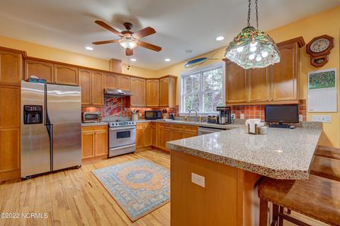 521 N Line Dr, Hampstead, NC 28443 photo 8