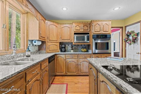 30201 Arrowhead Ln, Wagram, NC 28396 photo 9