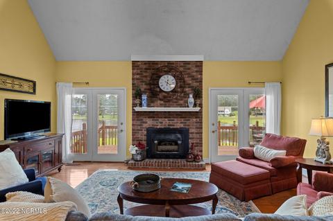 30201 Arrowhead Ln, Wagram, NC 28396 photo 4