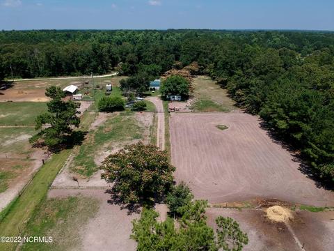 176 Dails Ln, Richlands, NC 28574 photo 2