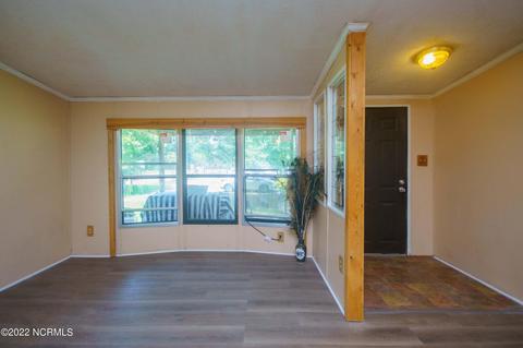 176 Dails Ln, Richlands, NC 28574 photo 9