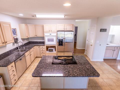 323 Masters Ln, Hampstead, NC 28443 photo 8