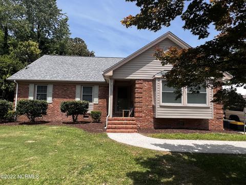 103 Badger Ct, Clinton, NC 28328 photo 1