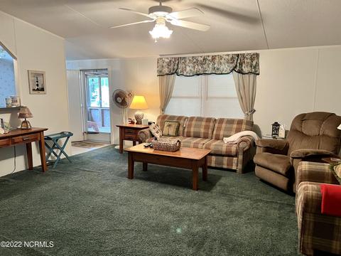 614 Creek Dr, Hampstead, NC 28443 photo 9