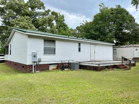 614 Creek Dr, Hampstead, NC 28443 photo 2
