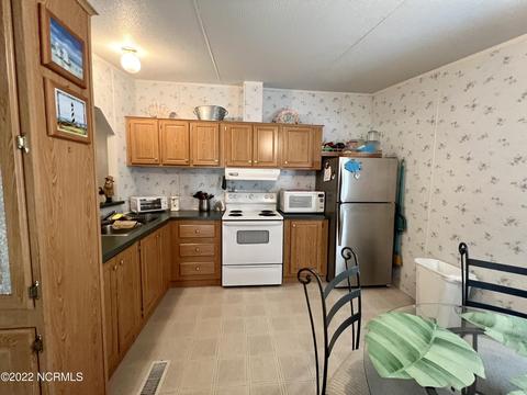 614 Creek Dr, Hampstead, NC 28443 photo 6