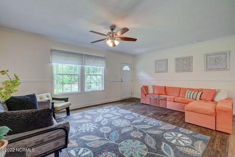535 Groves Point Dr, Hampstead, NC 28443 photo 5