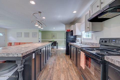 535 Groves Point Dr, Hampstead, NC 28443 photo 15