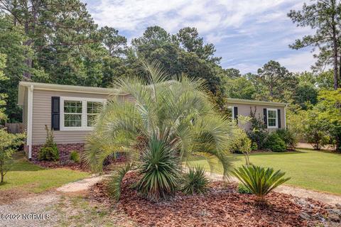 535 Groves Point Dr, Hampstead, NC 28443 photo 4