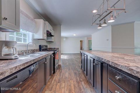 535 Groves Point Dr, Hampstead, NC 28443 photo 16