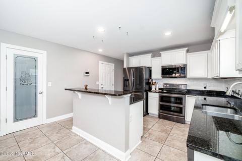 103 Forerunner Ct, New Bern, NC 28562 photo 9