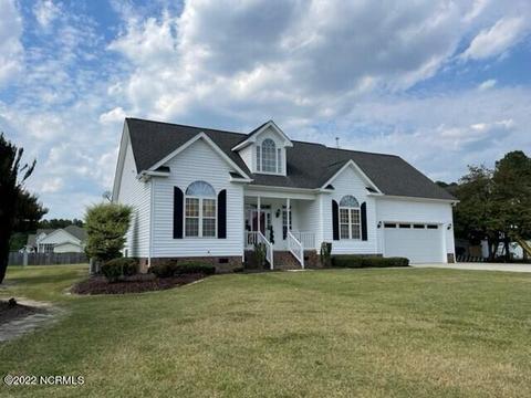 8 Edgecombe Ct, Smithfield, NC 27577 photo 2