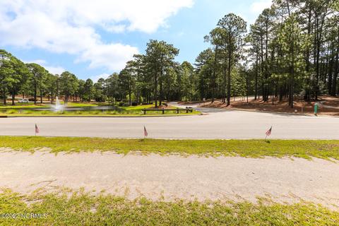 559 Longleaf Dr, West End, NC 27376 photo 5