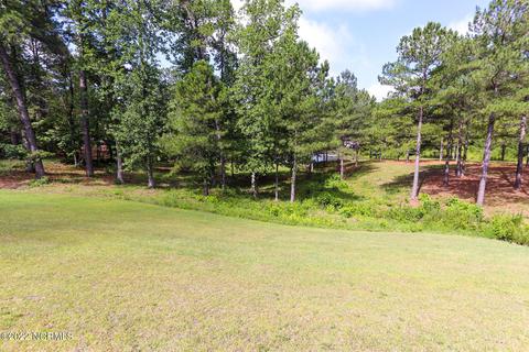 559 Longleaf Dr, West End, NC 27376 photo 3