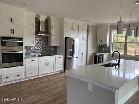 963 Highlands Dr, Hampstead, NC 28443 photo 5