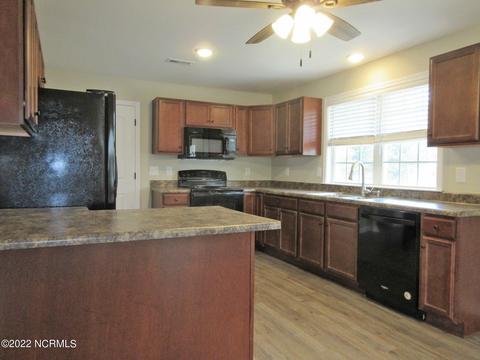 104 Riegel Dr, Hubert, NC 28539 photo 7