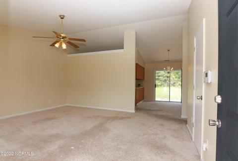 403 Cascade Ct, Hubert, NC 28539 photo 4