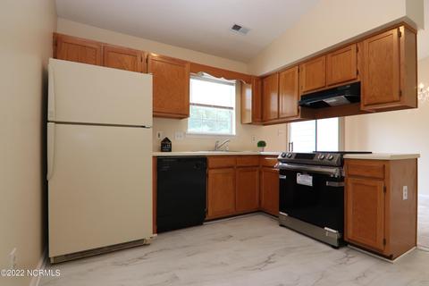 403 Cascade Ct, Hubert, NC 28539 photo 9